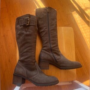 Paul Green Mũnchen brown buckle knee high suede boots